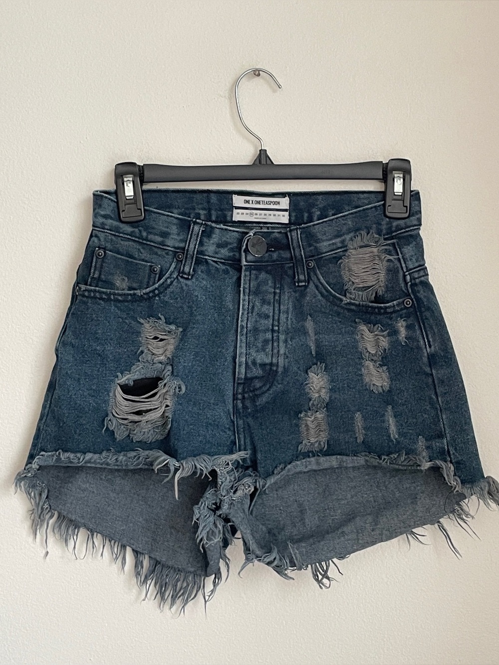 One Teaspoon High Waist Bonita Fox Black Denim Shorts Size 25 Distressed Cutoff